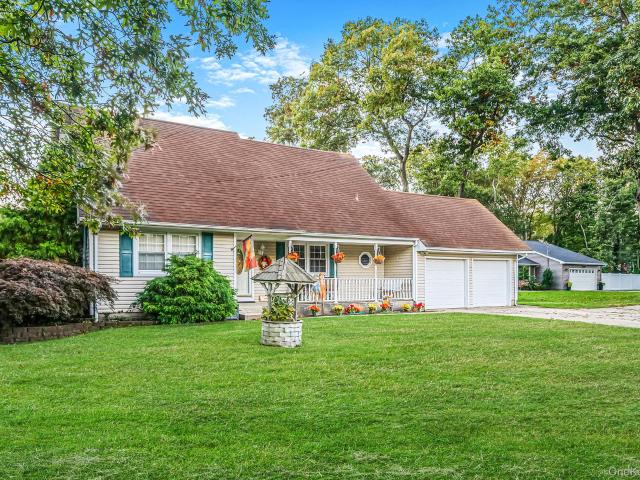 House for sale in Nesconset, Town of Smithtown