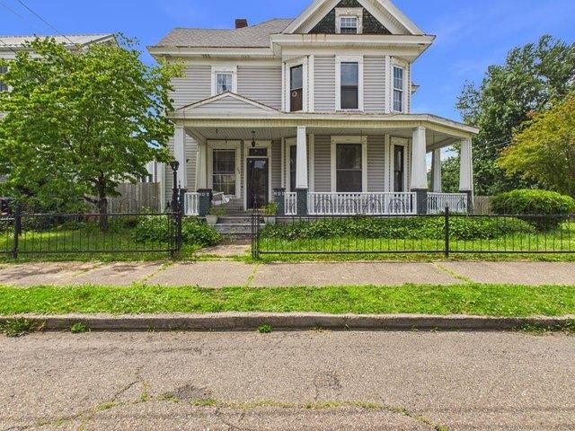 House for sale in New Martinsville, West Virginia