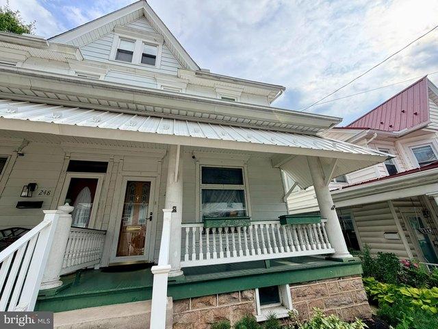 Townhouse for sale in Williamstown, Dauphin County