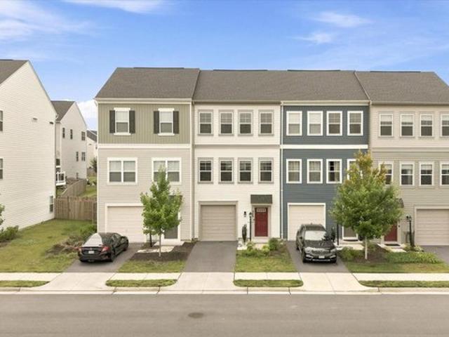 Townhouse for sale in Virginia