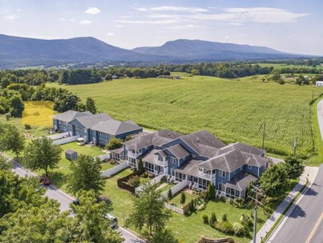 Townhouse for sale in Virginia