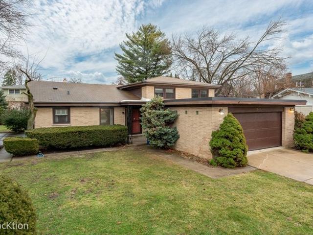 House for sale in Wilmette, Illinois