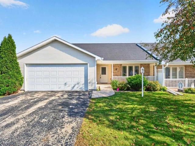Condo for sale in Oshkosh, Winnebago County