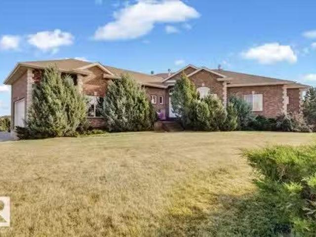 House for sale in Wedgewood, Alberta