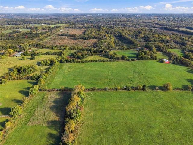 Farm for sale in Blue Springs, Jackson County