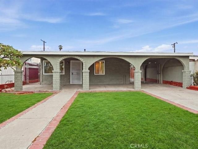 House for sale in Long Beach, California