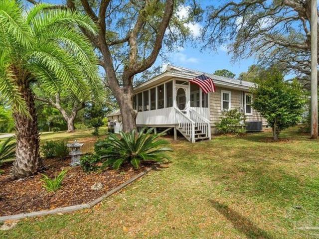 House for sale in Elberta, Alabama