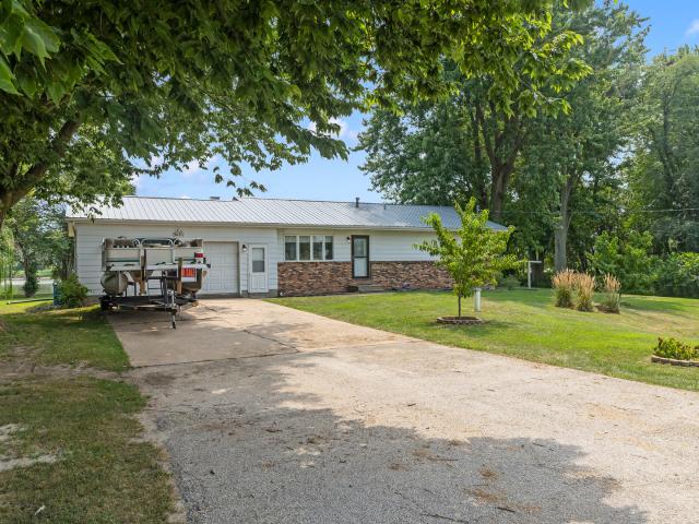 House for sale in Hillsdale, Illinois