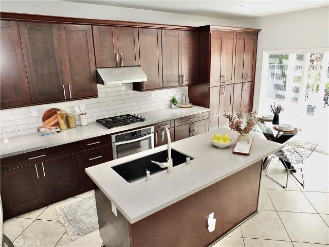 House for sale in Signal Hill, California