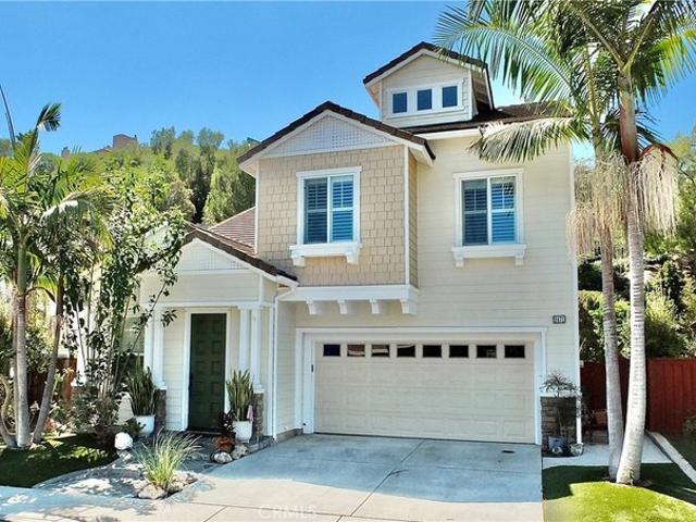 House for sale in Signal Hill, California