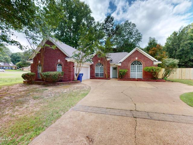 House for sale in Nesbit, Mississippi