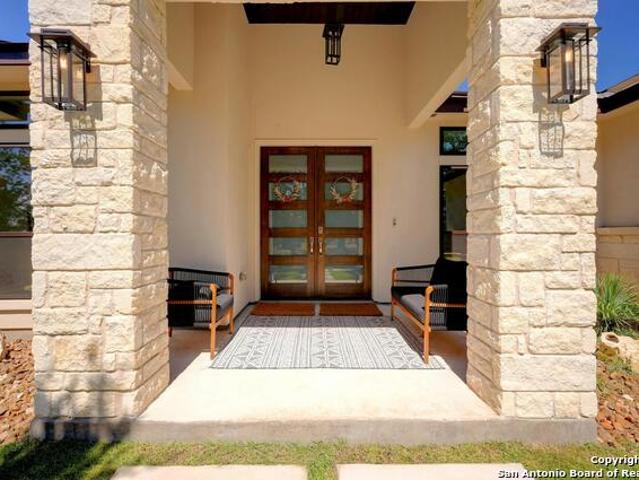 House for sale in Canyon Lake