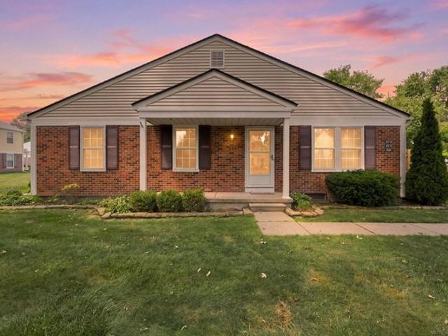 Condo for sale in Harrison Township, Michigan