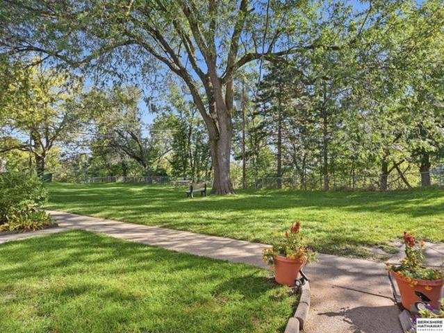 Townhouse for sale in Omaha, Douglas County