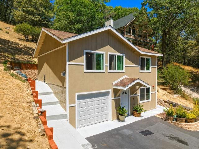 House for sale in Cedarpines Park, California