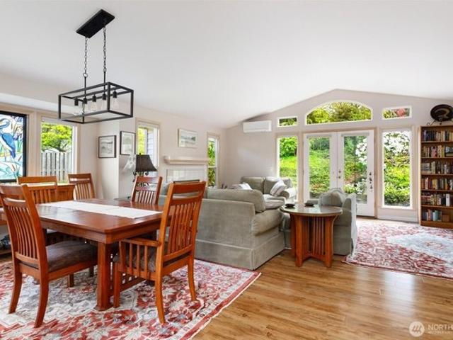 House for sale in Oak Harbor, Washington