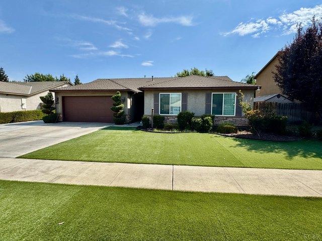 House for sale in Tulare, Tulare County