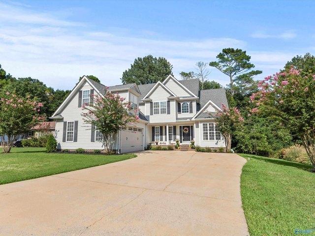 House for sale in Elkmont, Alabama