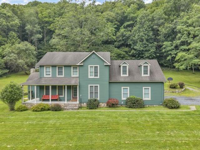 House for sale in Rainelle, West Virginia