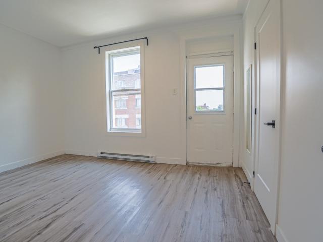Apartment for rent in St. Leonard's, Quebec