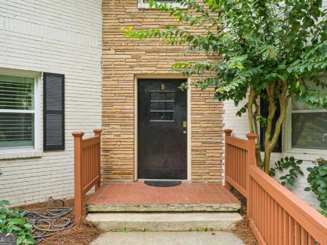 Condo for sale in Scottdale, Georgia