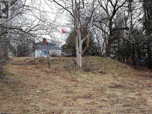 Land for sale in Blackburn Hamlet, Ottawa