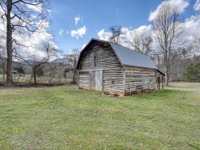 House for sale in Hiawassee, Georgia