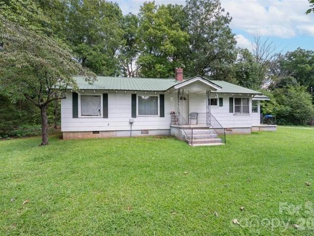 House for sale in Columbus, North Carolina
