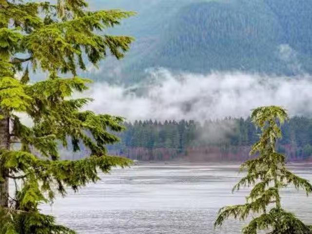 House for sale in Port Renfrew, British Columbia