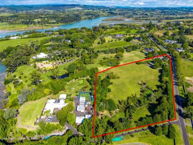 Property for sale in Awhitu