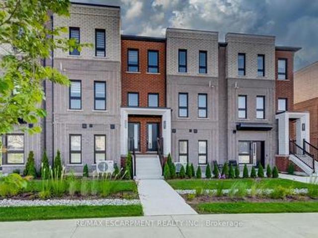 Townhouse for rent in Ancaster, Ontario