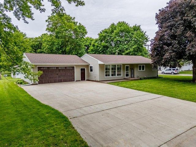 House for sale in Readlyn, Iowa