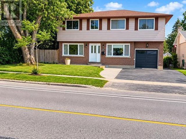 House for sale in Barrie, Central Ontario
