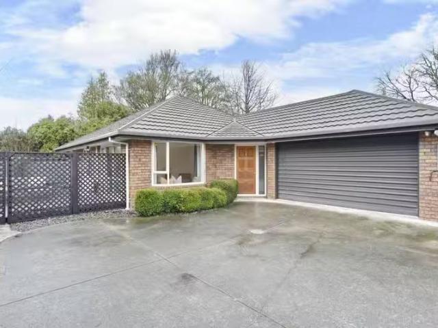 House for sale in Chaslands, Canterbury