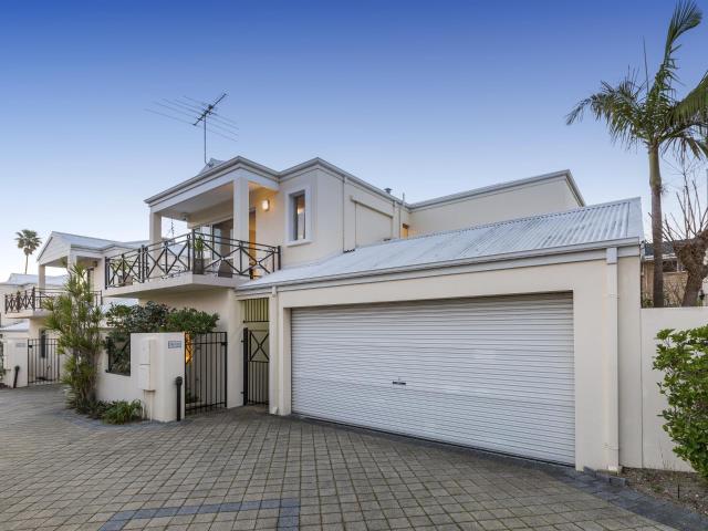 Townhouse for sale in Como, Western Australia