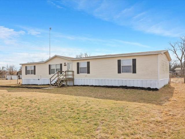 House for sale in Axtell, Texas