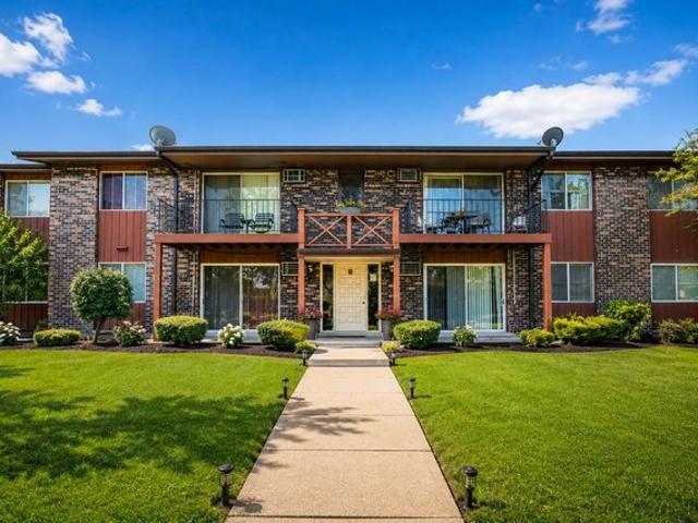Condo for sale in West Chicago, Illinois