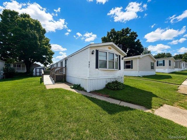 House for sale in Highland, Highland Township
