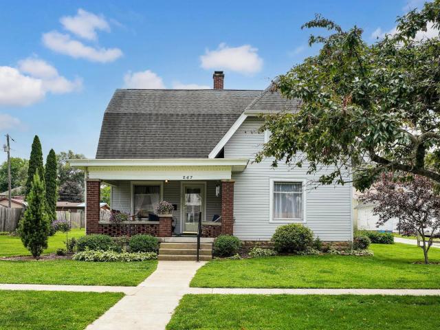House for sale in Bloomfield, Indiana
