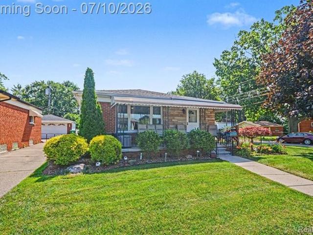 House for sale in Eastpointe, Michigan