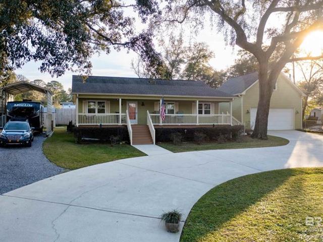 House for sale in Elberta, Alabama