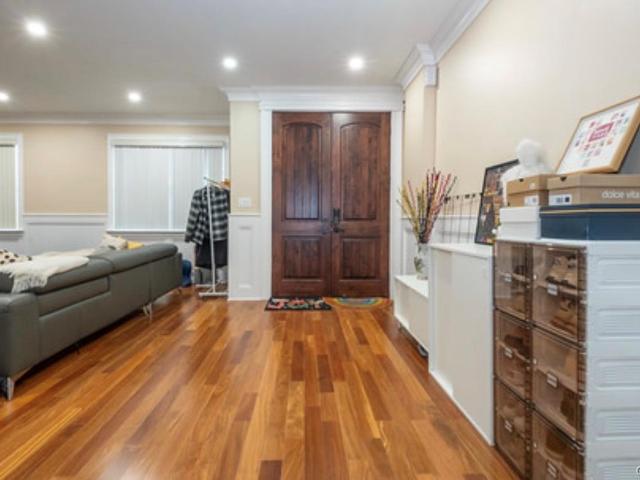 House for sale in Queens, Arverne