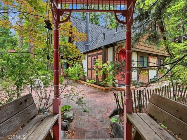 House for sale in Cedarpines Park, California