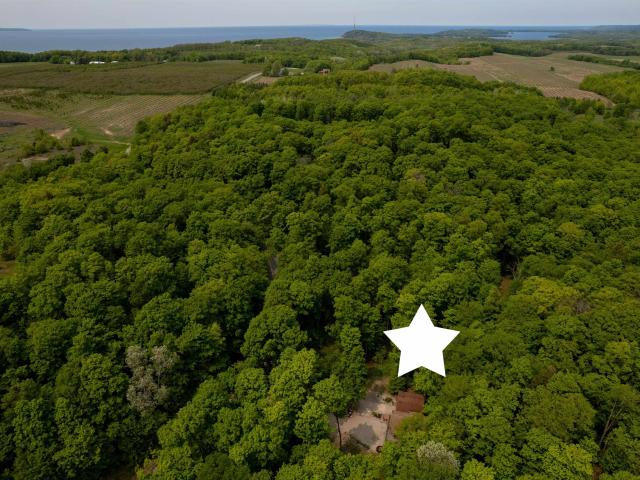 House for sale in Lake Leelanau