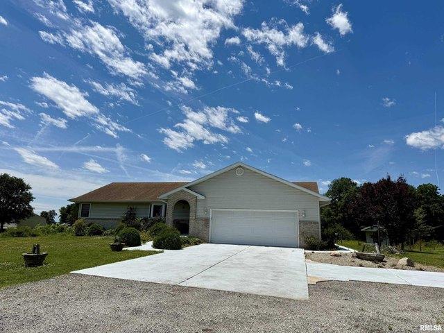 House for sale in Athens, Illinois
