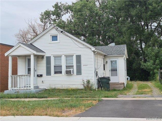 House for sale in Bowmansville, New York