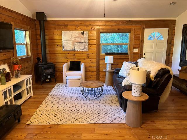 House for sale in Cedarpines Park, California