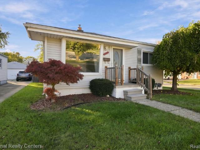 House for sale in Warren, Macomb County