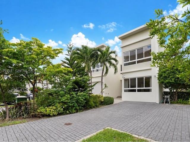 Townhouse for sale in Keystone Islands, North Miami