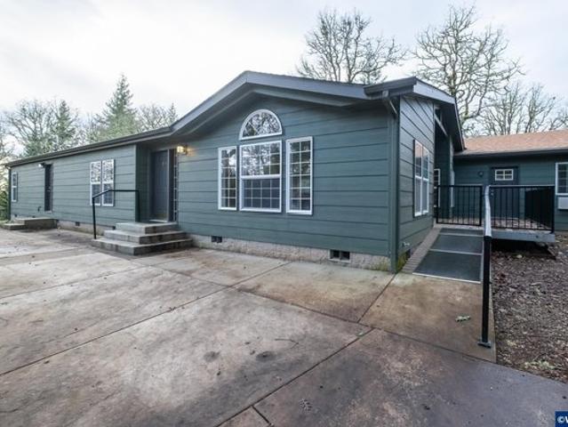 House for sale in Oregonia